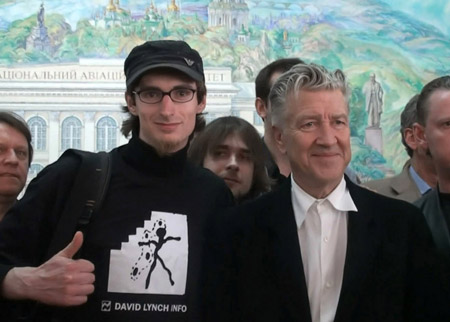 Почетный пиксоман Lex рядом с Дэвидом Линчем Почетный пиксоман Lex рядом с Дэвидом Линчем